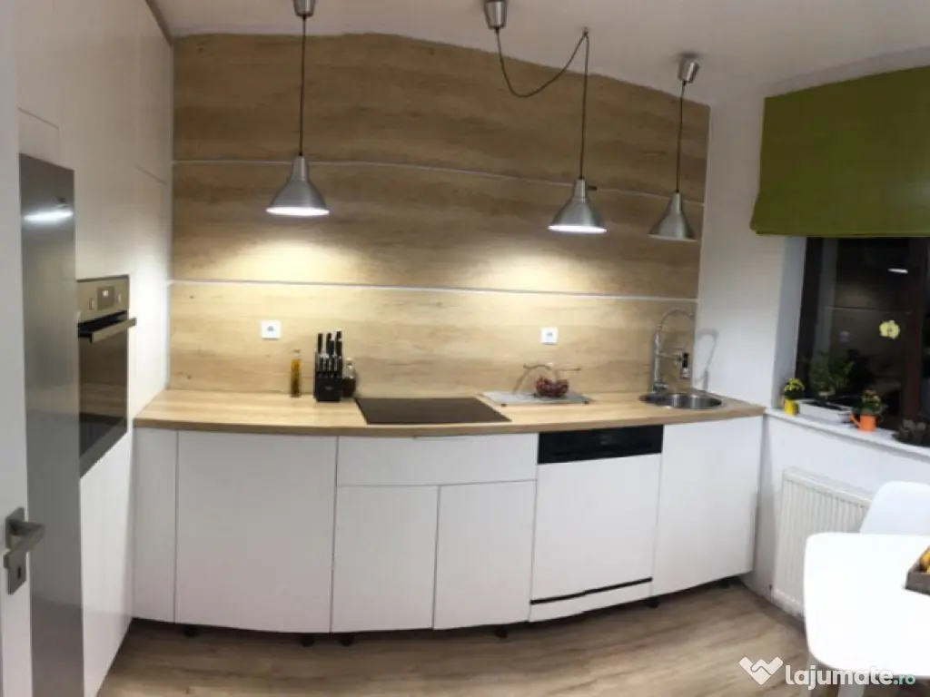 Casa cu 4 camere, moderna, 115 mp, 3 parcari, zona Terra 