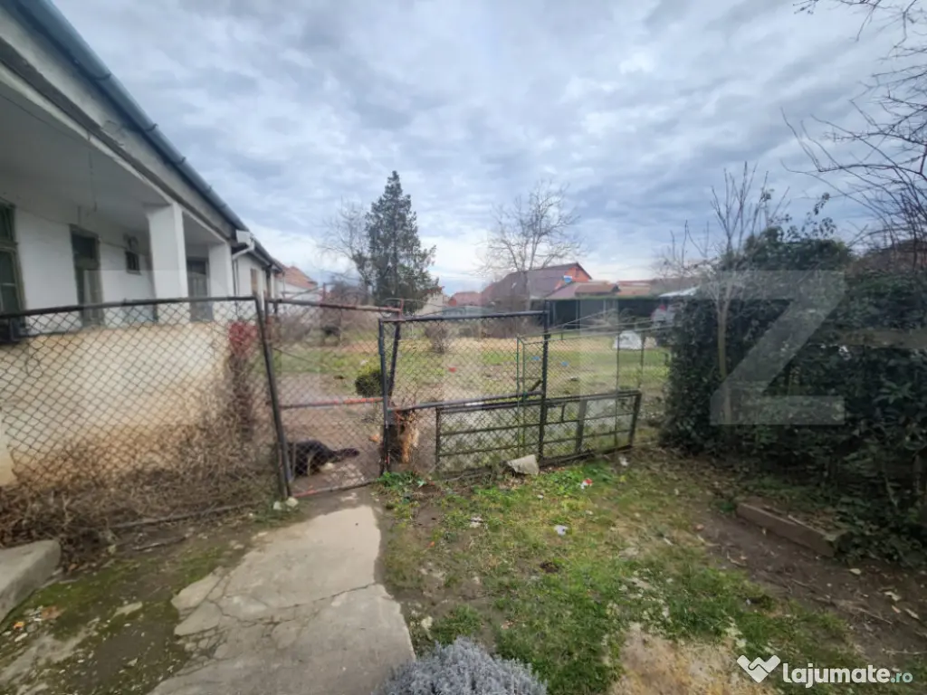 Casă cu 2 apartamente, 493 mp, zona Gara 