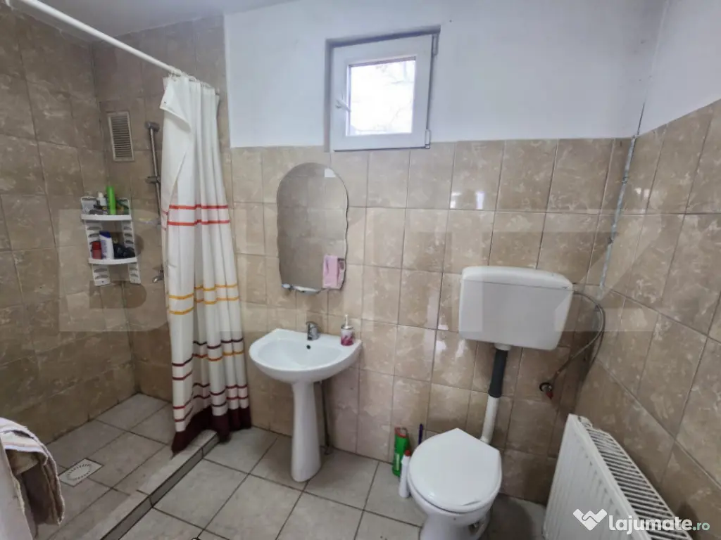 Casă cu 2 apartamente, 493 mp, zona Gara 