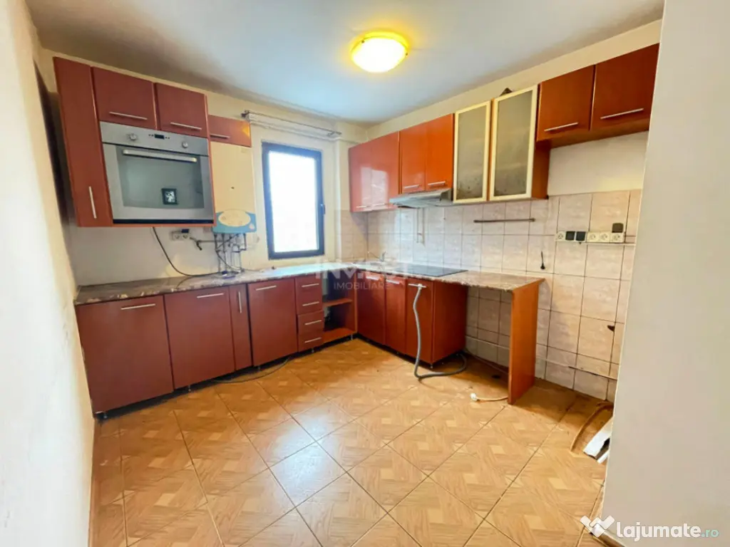 Apartament 2 camere-52 mp-Pod de Piatra-etaj intermediar 