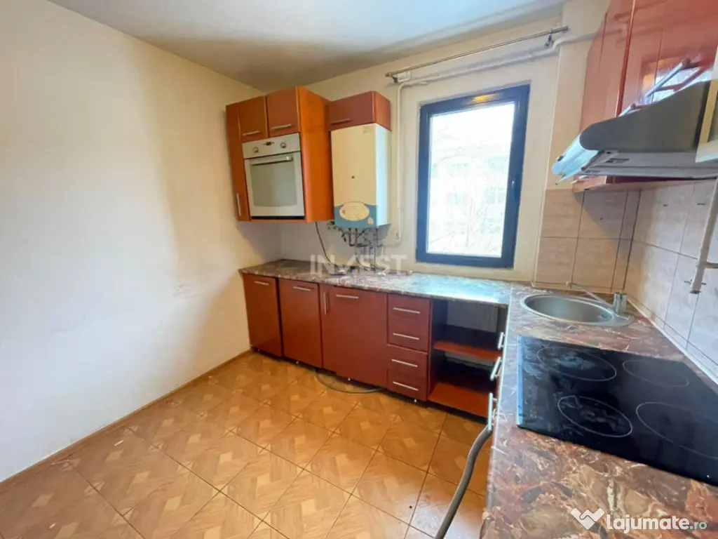 Apartament 2 camere-52 mp-Pod de Piatra-etaj intermediar 