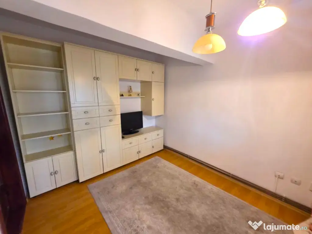 Apartament 4 camere Etaj 1 Central