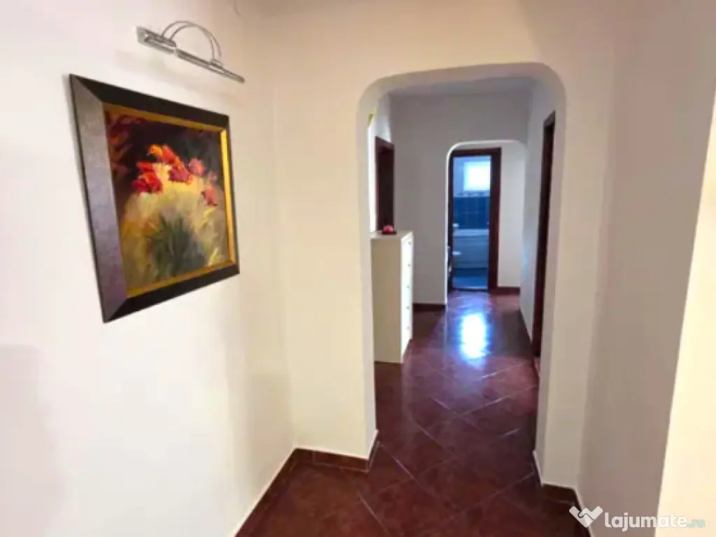 Apartament 4 camere Etaj 1 Central