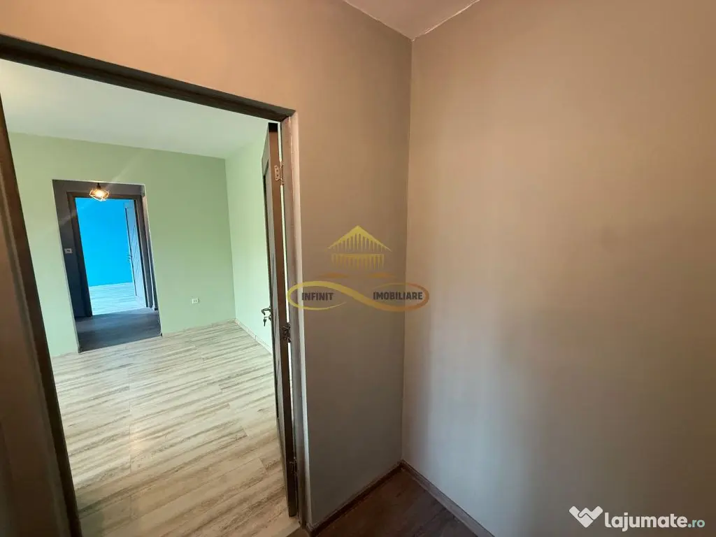 Apartament renovat 2 camere etaj 3 de vanzare Bacau