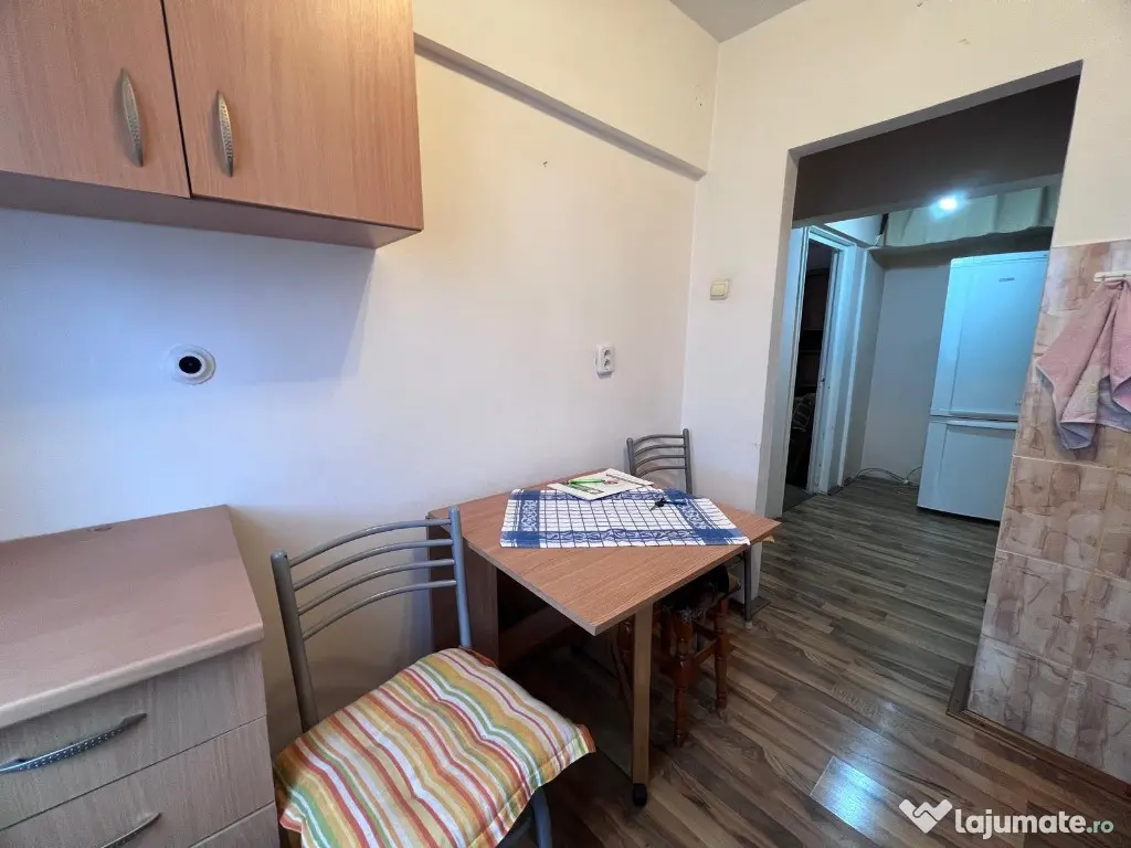 Apartament 2 camere,decomandat,zona Gojdu-Piata Centrala