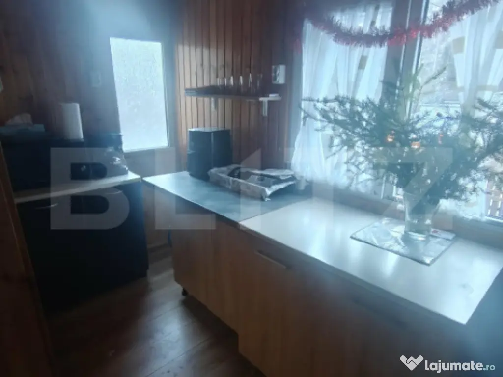 Casa de vacanta si teren intravilan, 425 mp, Valea Ierii