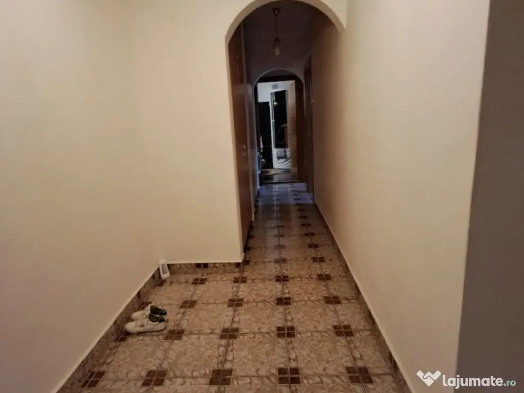 Apartament 3 camere decomandat Tomesti, et. 1 