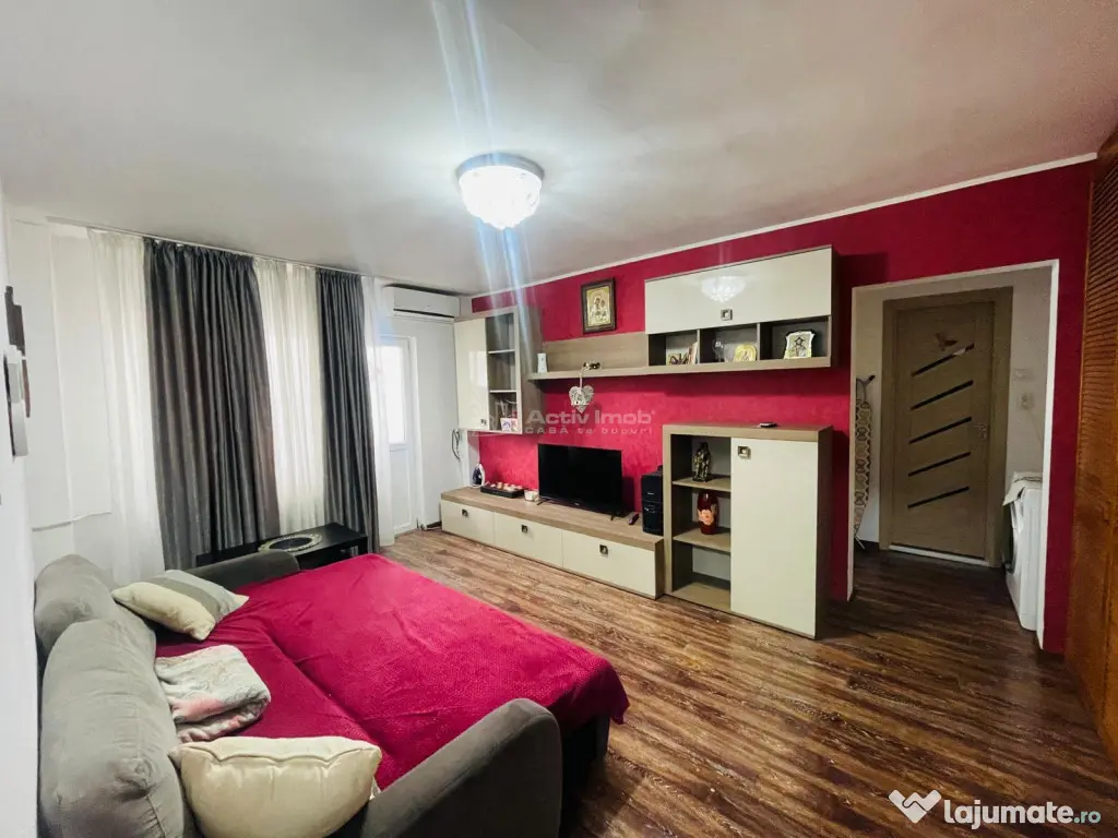 2 camere semidec. - loc parcare - Auchan Vitan 