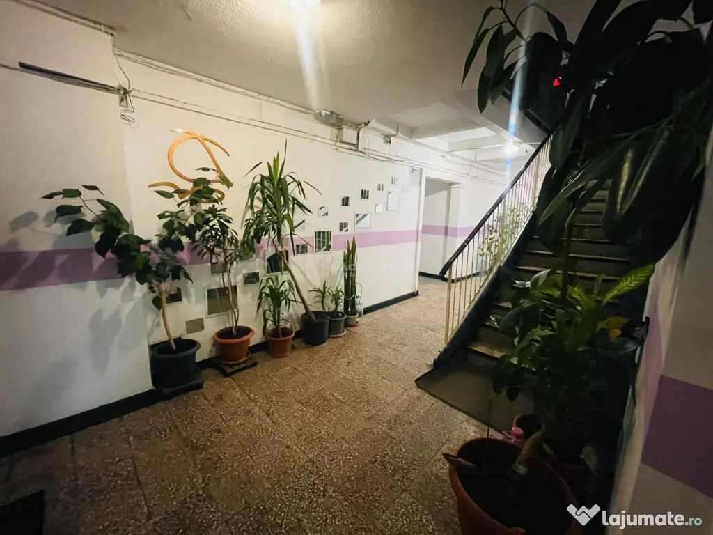 2 camere semidec. - loc parcare - Auchan Vitan 