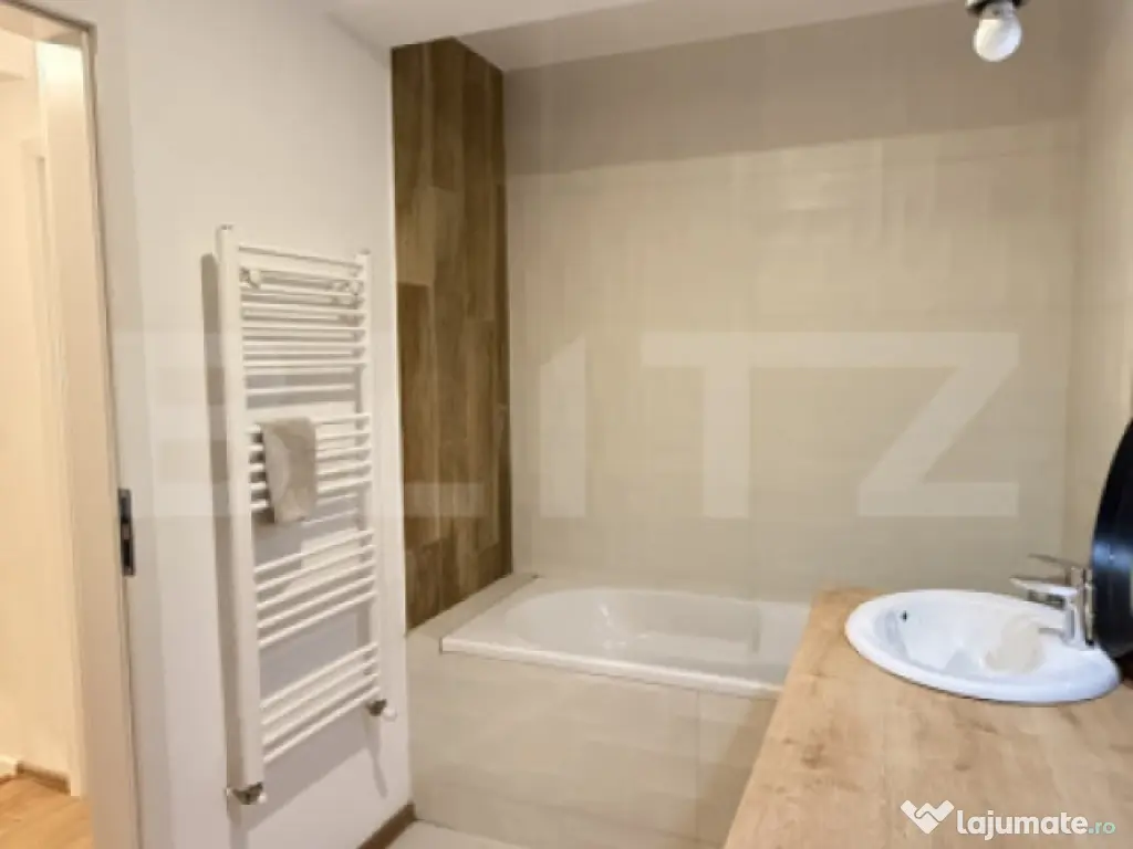 Casă înșiruită cu 5 camere | Lux | Tractorul |curte prop 