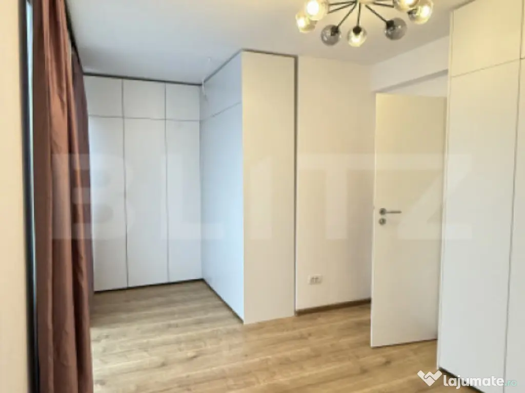 Casă înșiruită cu 5 camere | Lux | Tractorul |curte prop 