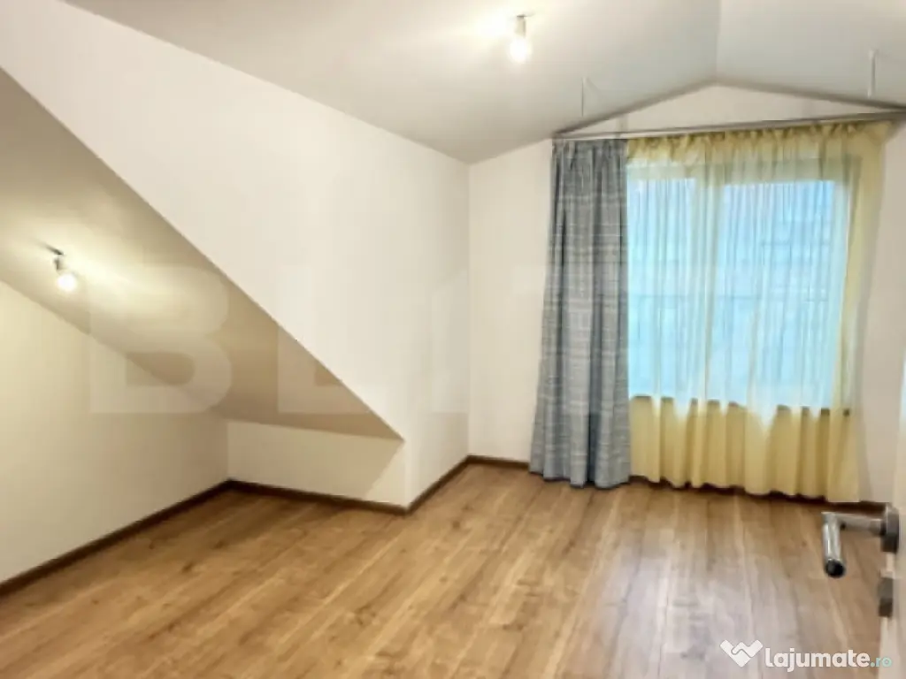 Casă înșiruită cu 5 camere | Lux | Tractorul |curte prop 