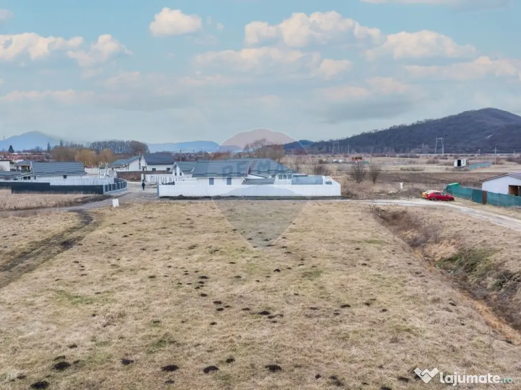 Teren intravilan de vânzare în Hărman – zonă în pl... 