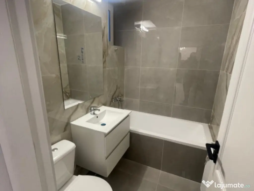Apartament 3 camere, 65,85 mp, renovat recent, centrală pr