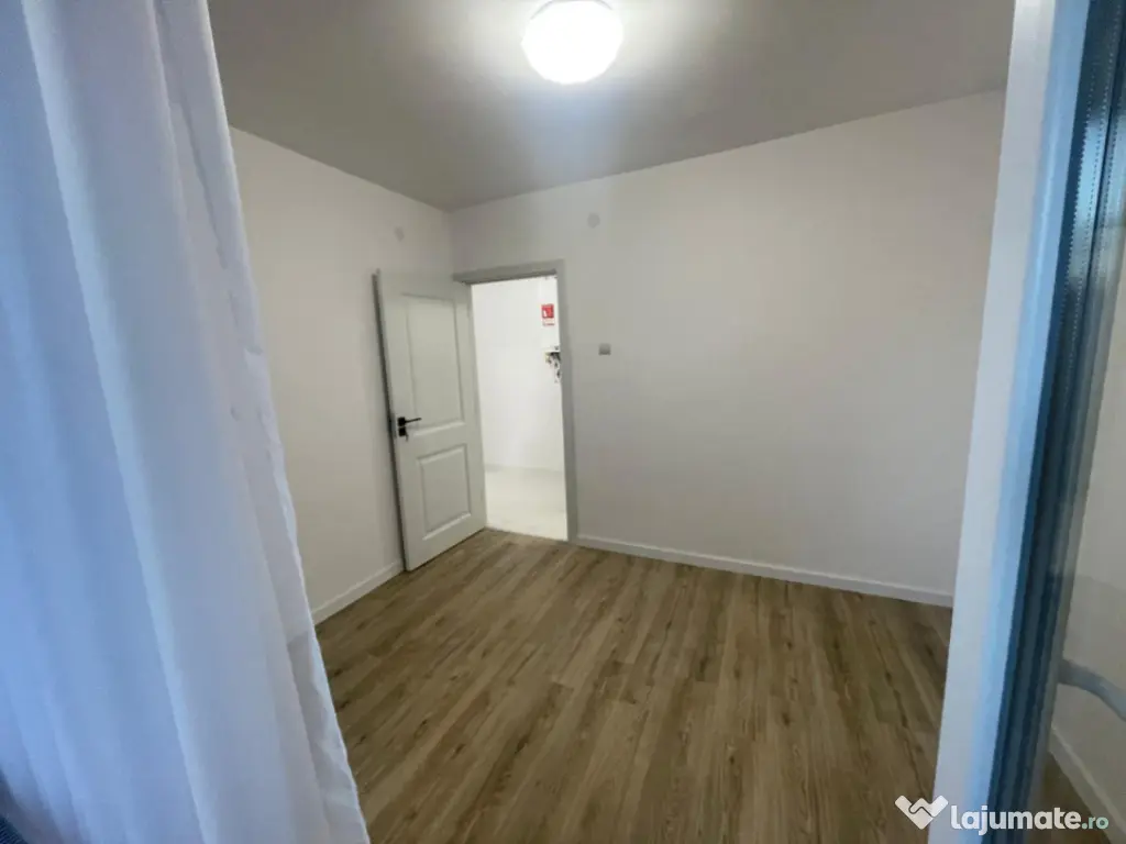 Apartament 3 camere, 65,85 mp, renovat recent, centrală pr