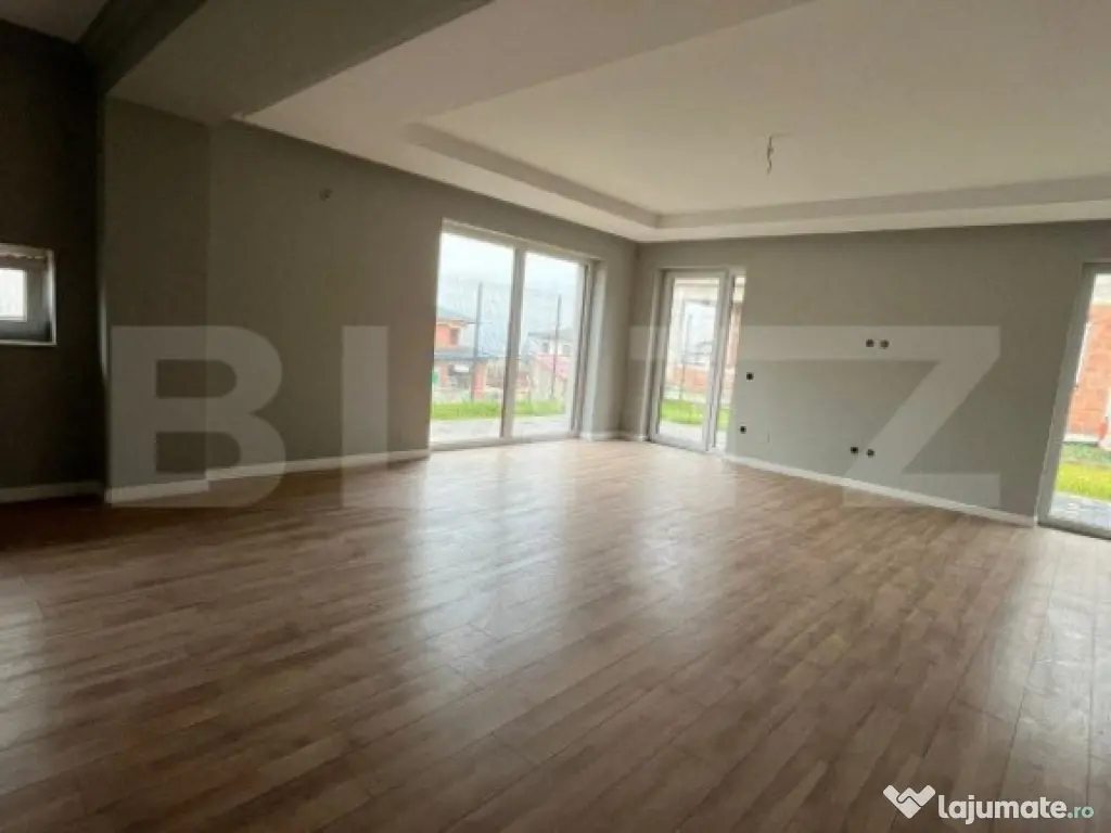 Casa, 5 camere cu parcare si gradina, zona Voronet 