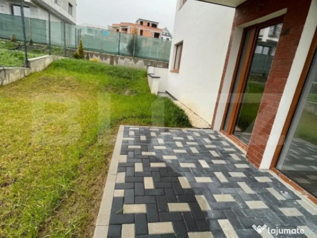 Casa, 5 camere cu parcare si gradina, zona Voronet 