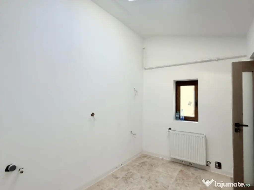 Spatiu birouri/ Salon/ Studio Mansarda Piata Romana 