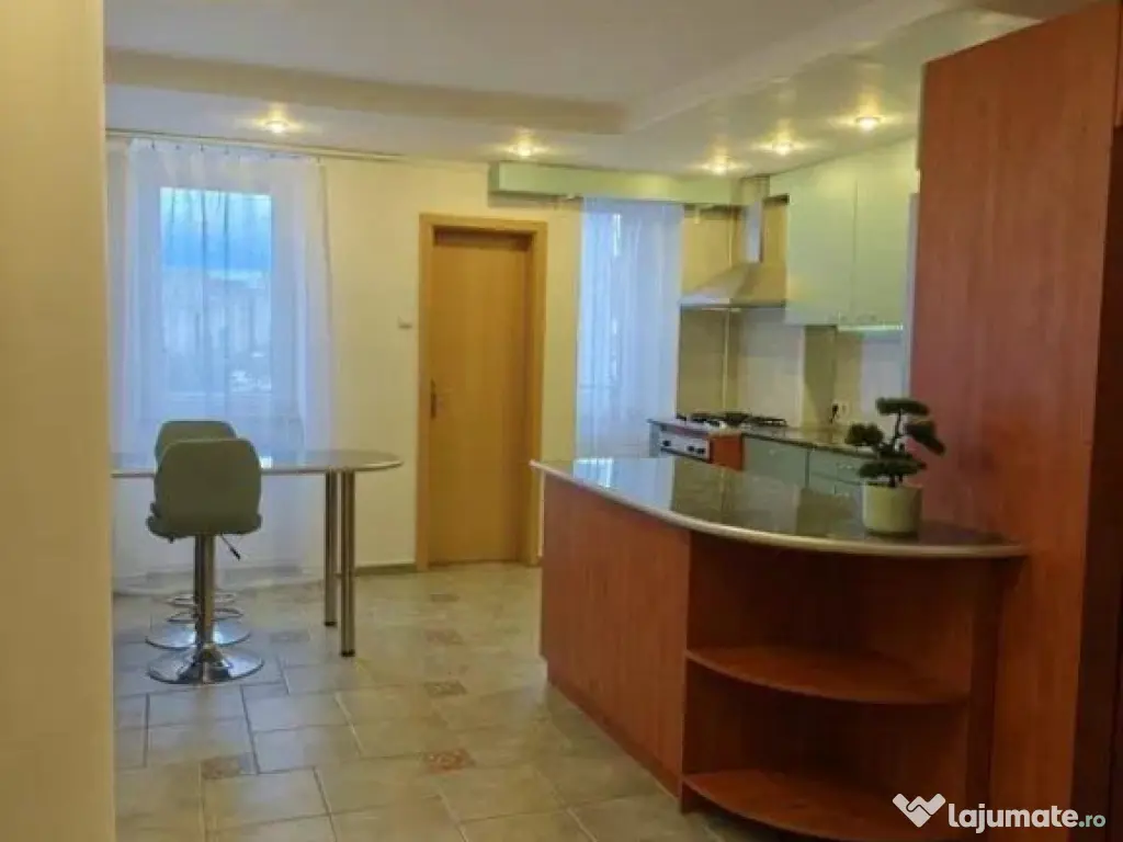 Apartament 3 Camere Zona Centrala