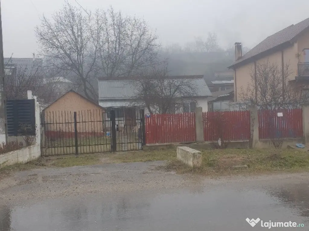 Proprietar,vând casă teren 800mp. Nișcov AUTOTURISM CADOU 