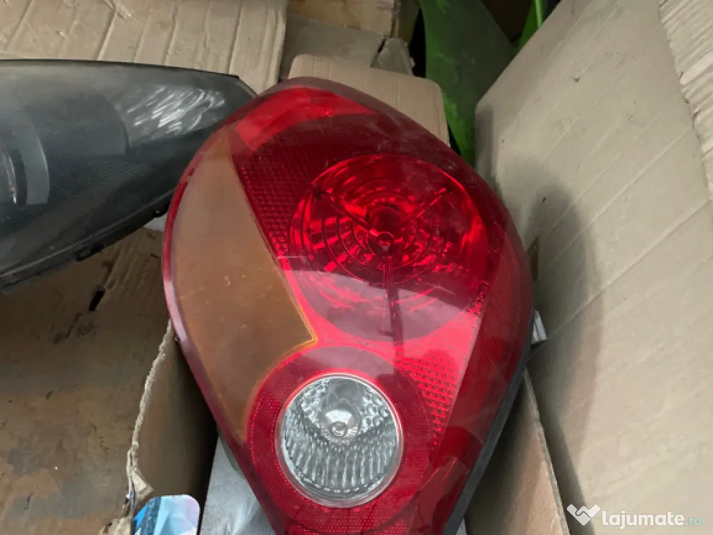 Stop stanga Hyundai coupe an 2004