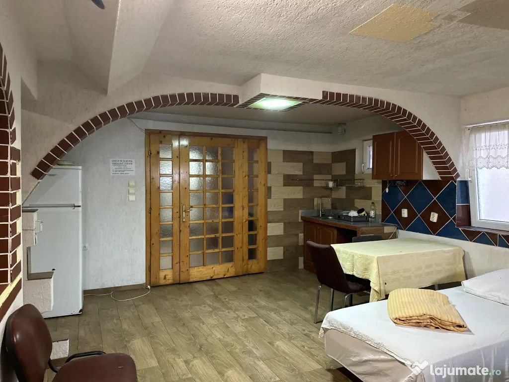 🏠 Închiriez 2 case pentru muncitori – capacitate totală 34 locuri