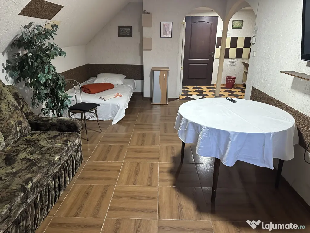 🏠 Închiriez 2 case pentru muncitori – capacitate totală 34 locuri