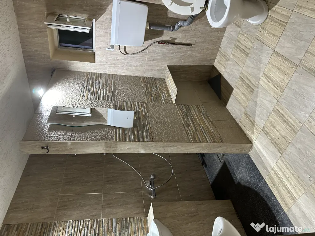 🏠 Închiriez 2 case pentru muncitori – capacitate totală 34 locuri