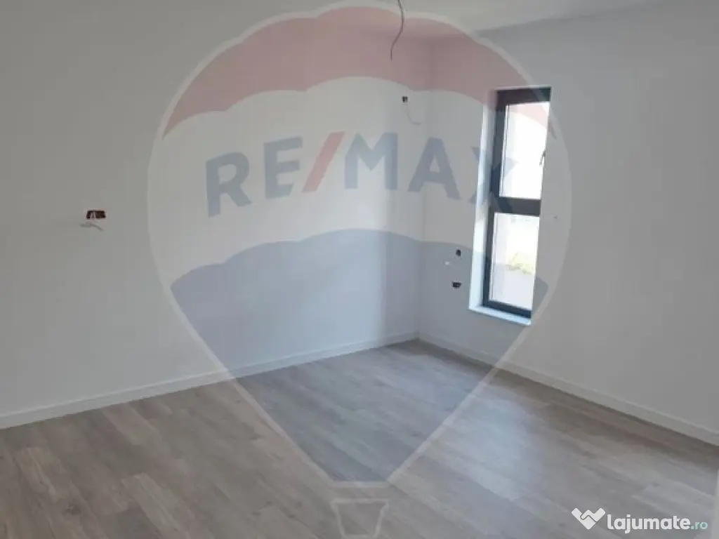 Casă / Vilă cu 4 camere de vânzare