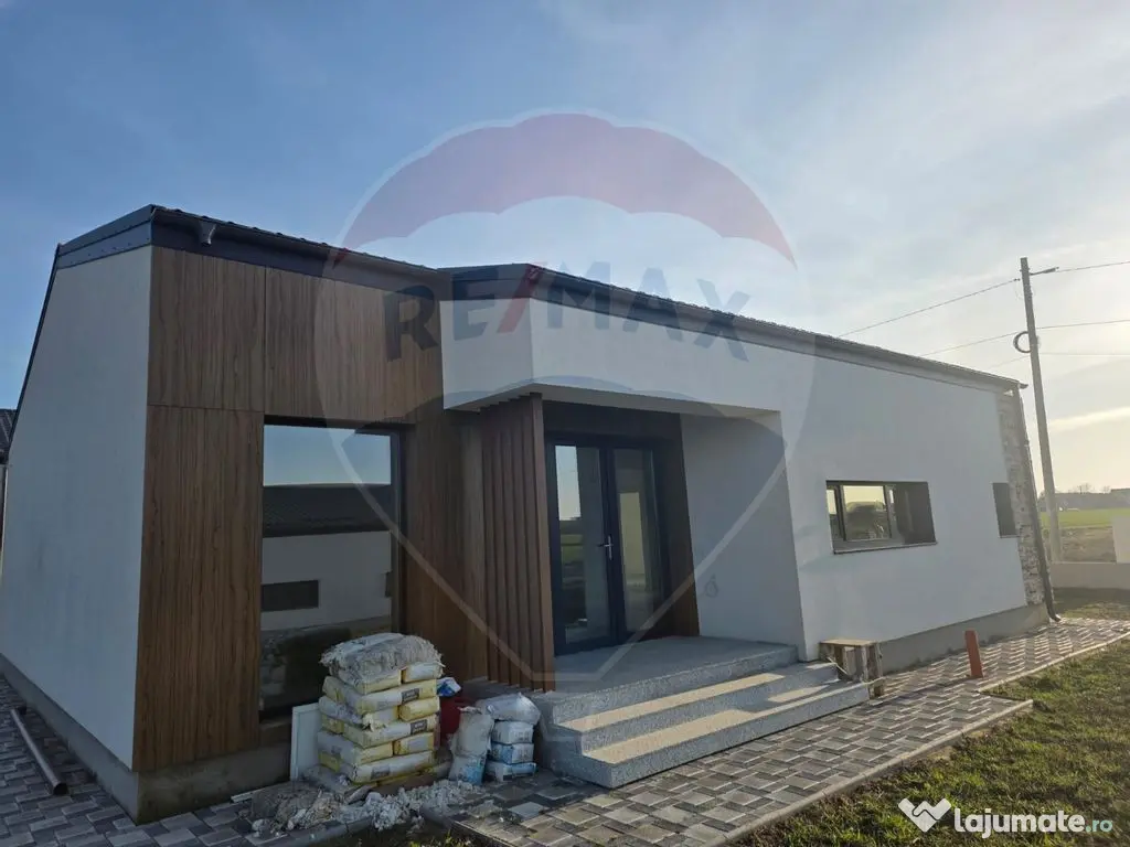 Casă / Vilă cu 4 camere de vânzare
