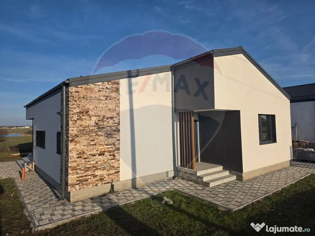 Casă / Vilă cu 4 camere de vânzare