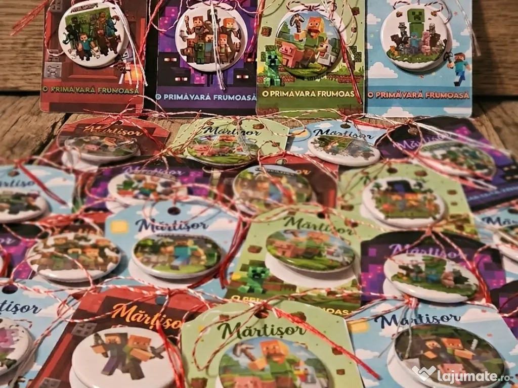 Martisoare personalizate - insigne si magnetice 
