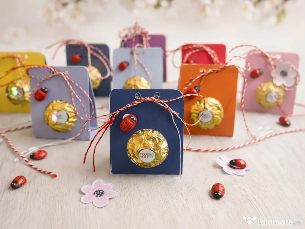 Martisoare personalizate - insigne si magnetice 