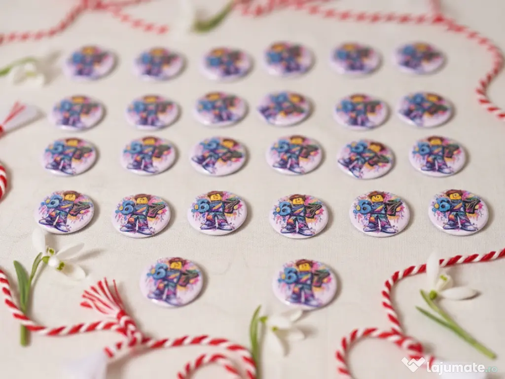 Martisoare personalizate - insigne si magnetice 