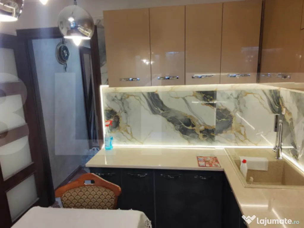 Apartament 3 camere, 73 mp, zona Micro 9 