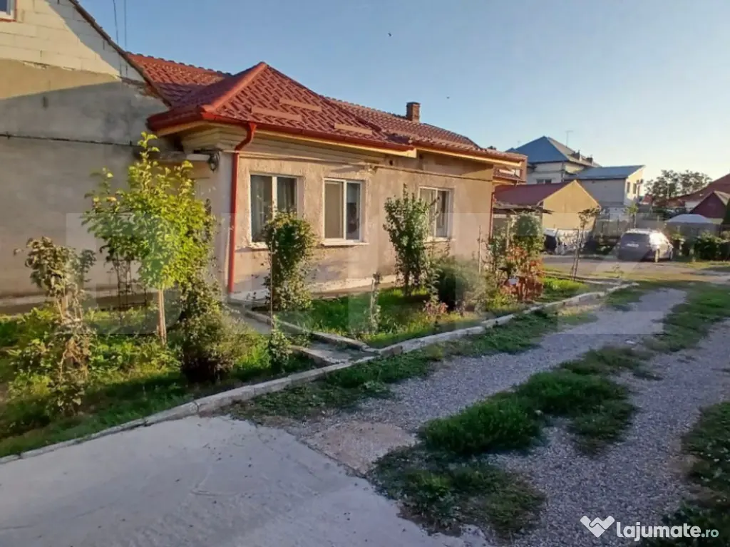 Casa cu 2 camere, 112 mp, 720 teren, zona Micro I