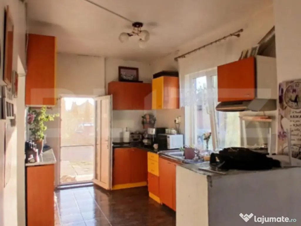 Casa cu 2 camere, 112 mp, 720 teren, zona Micro I