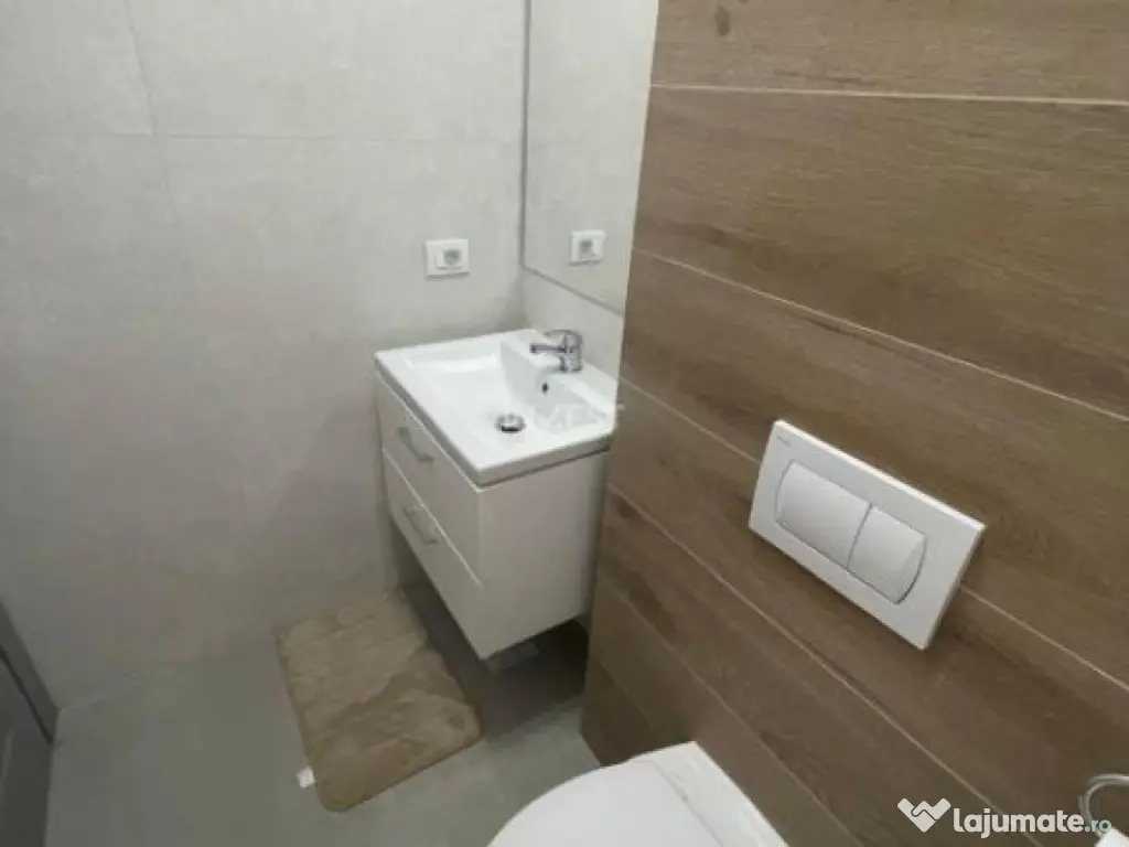 APARTAMENT 3 CAMERE-ETAJ 1-DECOMANDAT 