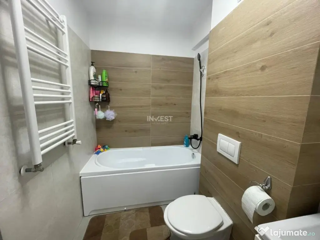 APARTAMENT 3 CAMERE-ETAJ 1-DECOMANDAT 