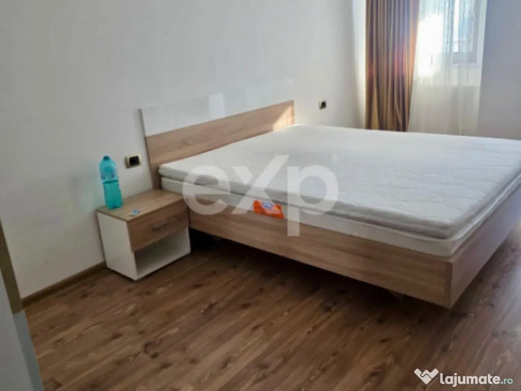 Apartament de închiriat – 4 camere, decomandat – Tracto