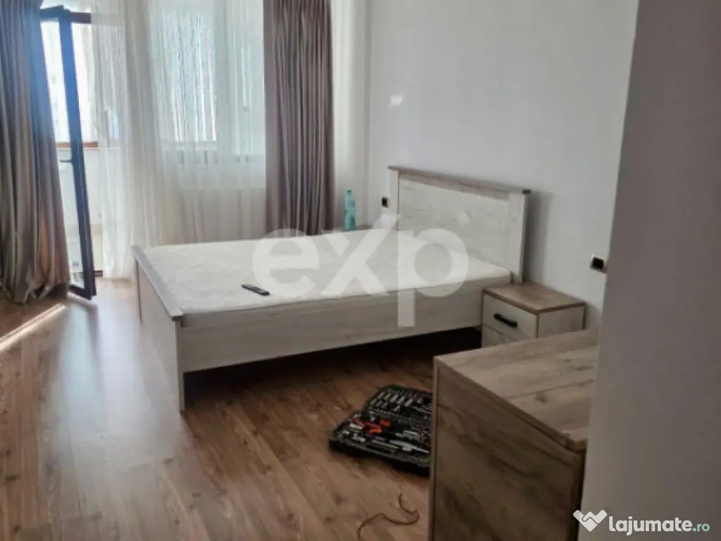 Apartament de închiriat – 4 camere, decomandat – Tracto