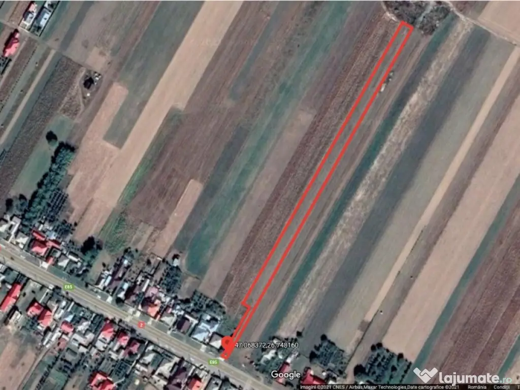 Teren – 2 deschideri (E85 + drum comunal), utilități. Proprietar 