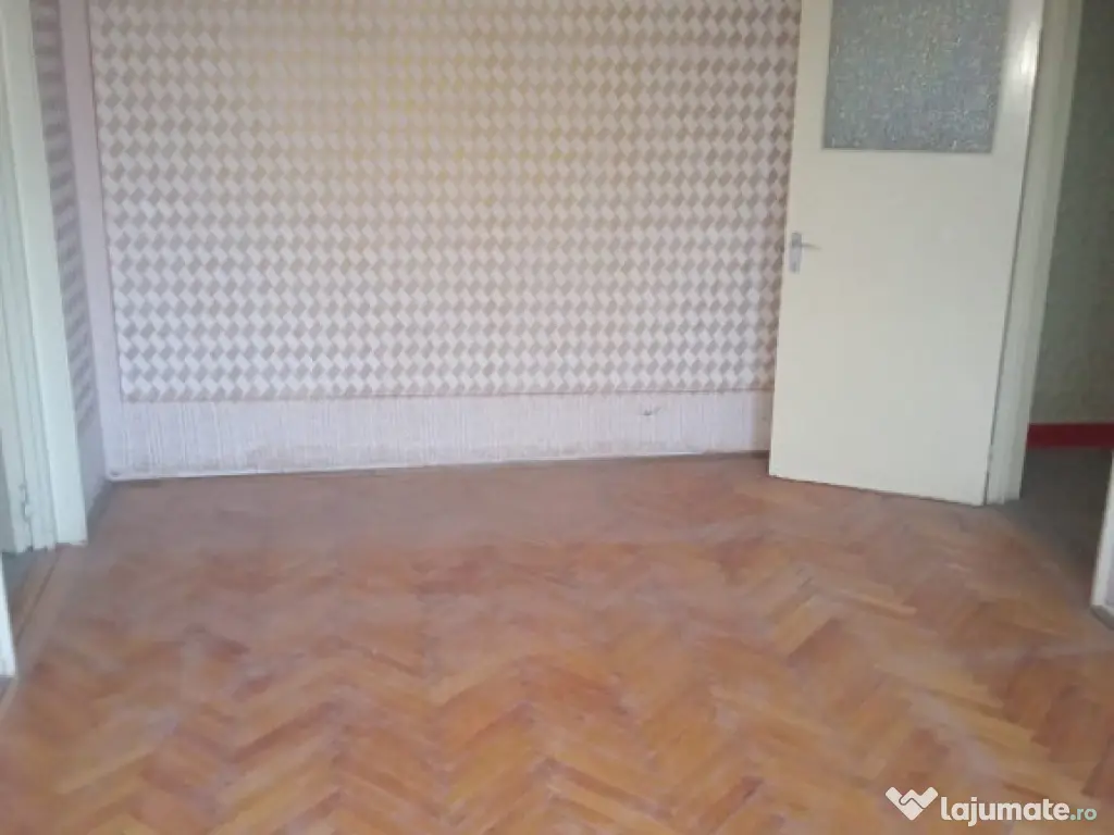 - Apartament 2 camere confort 1, Zona Hipodrom, etaj 3. 