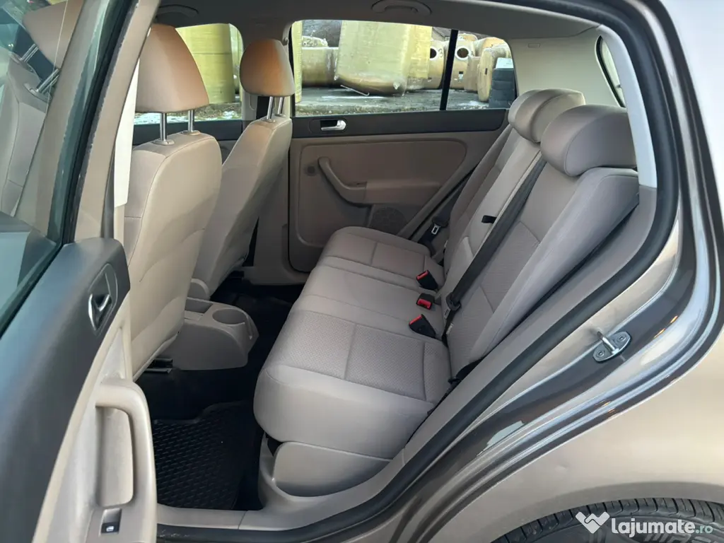 Vw golf 6 Plus 2013 Benzină 1400 cm km 159000 carte Servis 