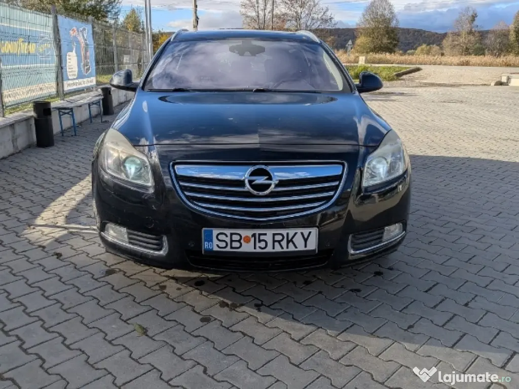 Vând Opel Insignia