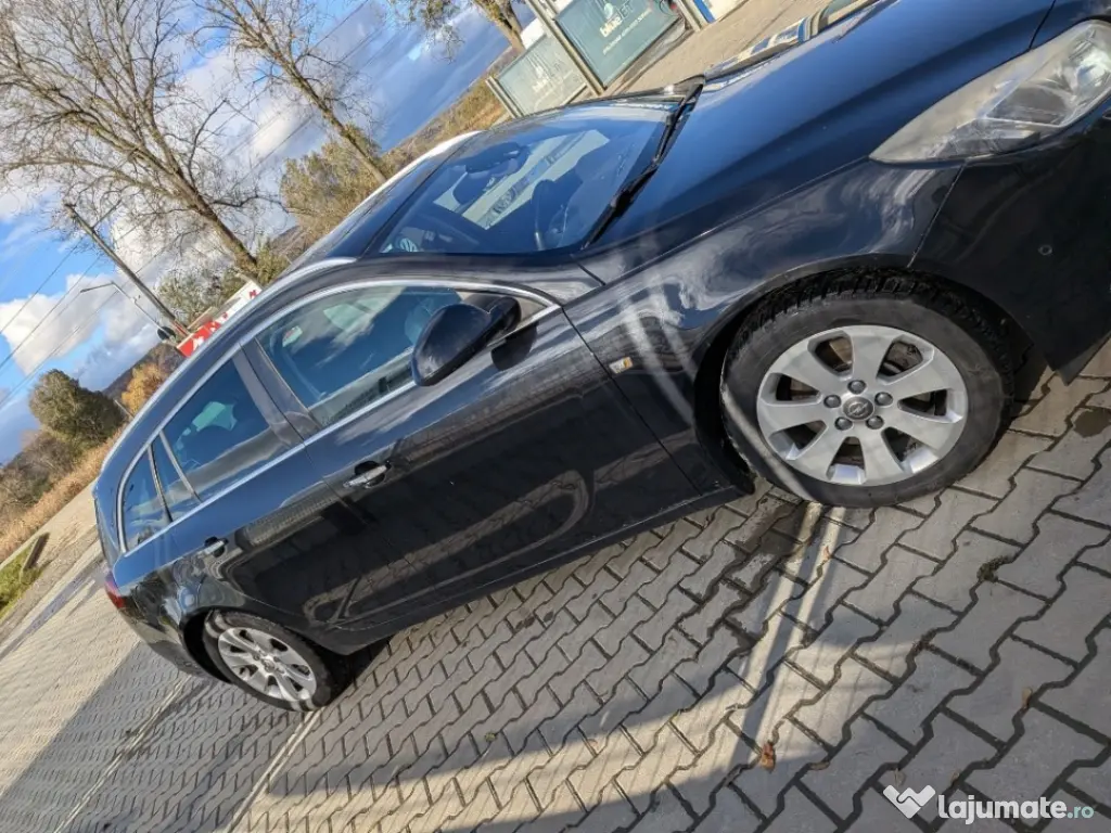 Vând Opel Insignia