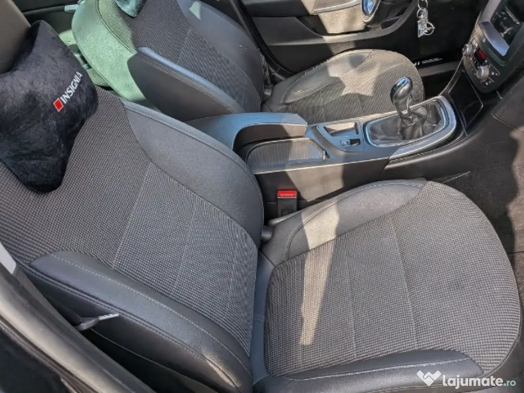 Vând Opel Insignia