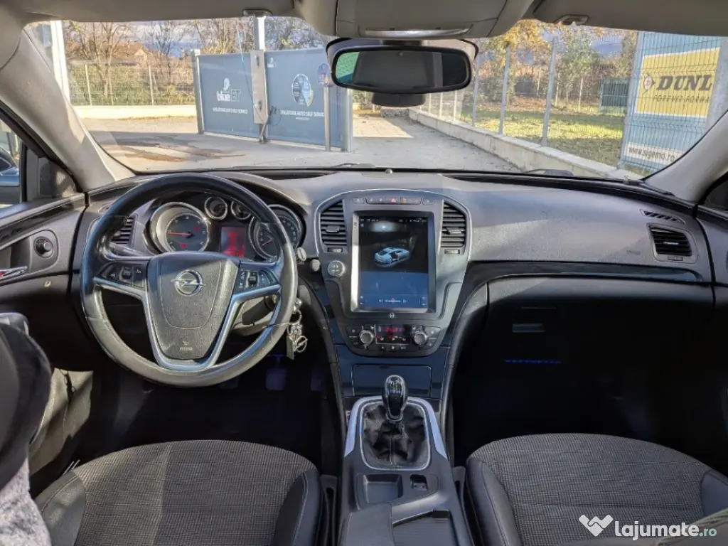 Vând Opel Insignia
