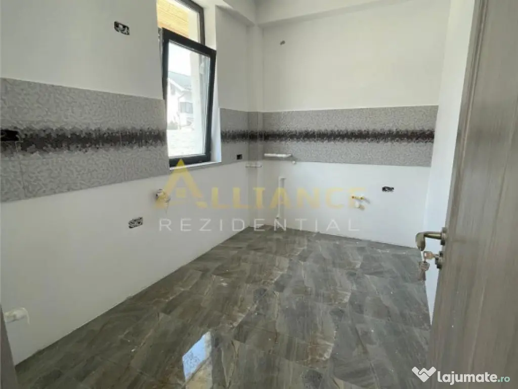 --Casa tip duplex cu 3 camere - STB 440 Piata Sudului