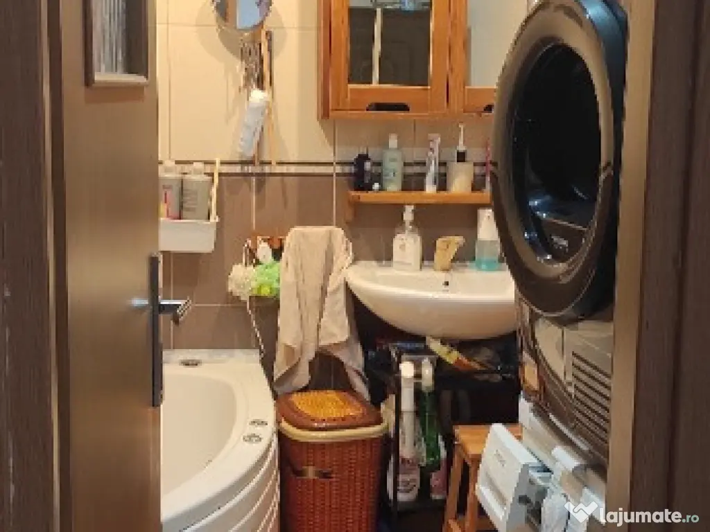 Apartament 3 camere in Cornetu centru 